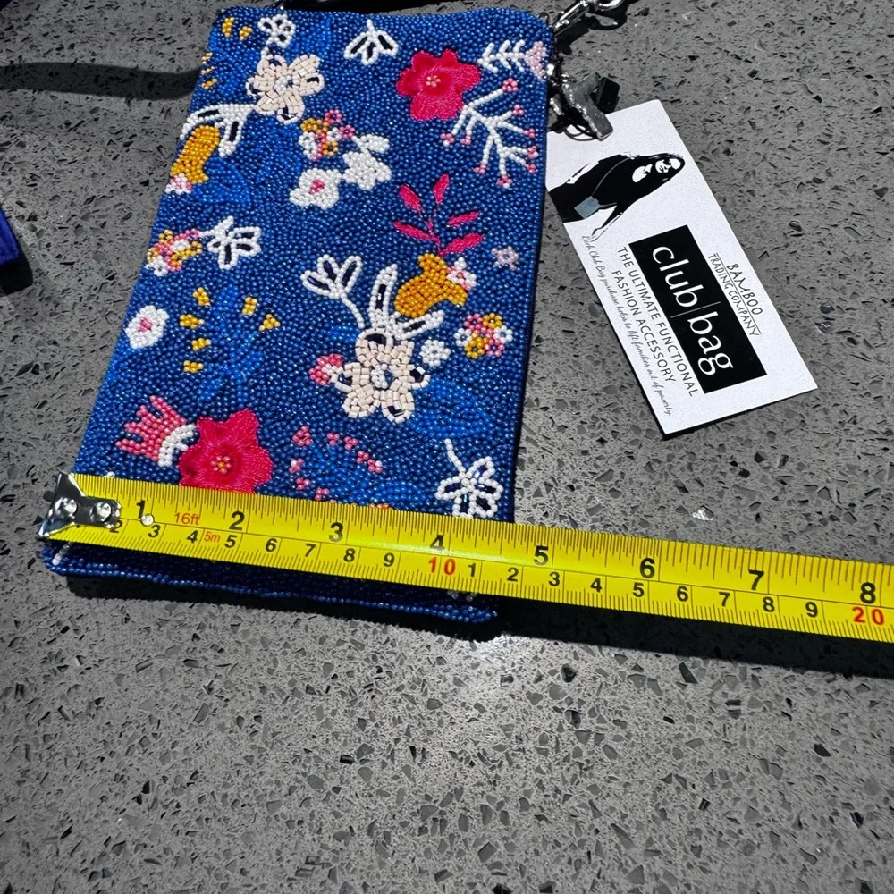 Tupperware Purple Beaded Wristlet with Blue Interior - Picture 3 of 6